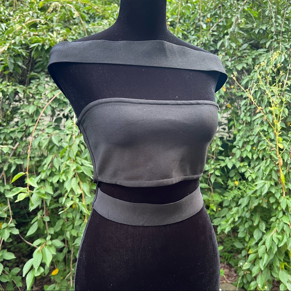 Black unique strappy sleeveless top! Size Small
